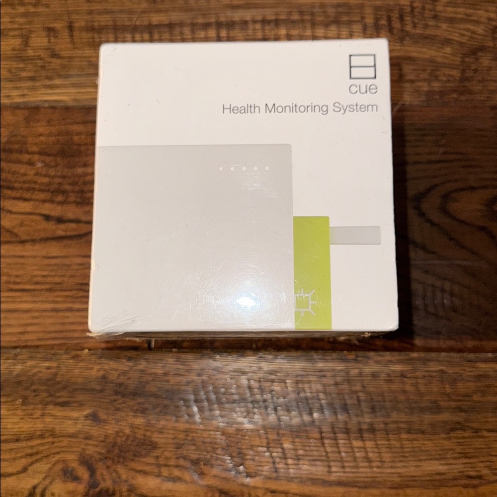 NWT Cue Health Monitoring System in White and Green